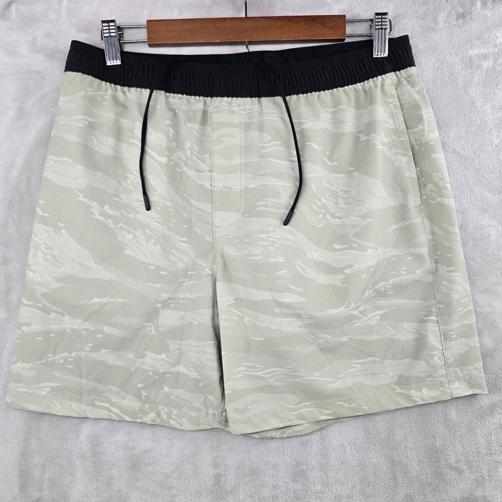Chubbies Performance Shorts Mens Large Green Camo 5.5 Inseam Lined Activewear